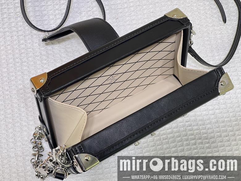 1:1 Louis Vuitton Bags Malle M21462 20x12.5x5cm ss