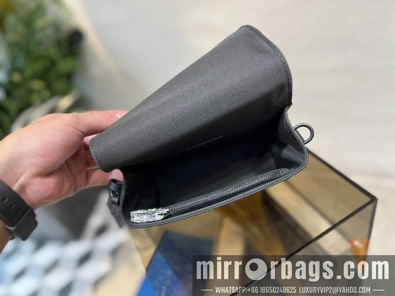 1:1 Louis Vuitton Bags M82085 17X12X7cm YG 4colour