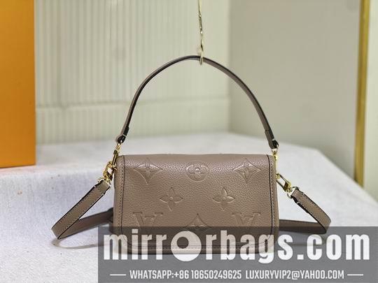 1:1 Louis Vuitton Bags Diane M83300 M45985 19x10.5x6cm ss3