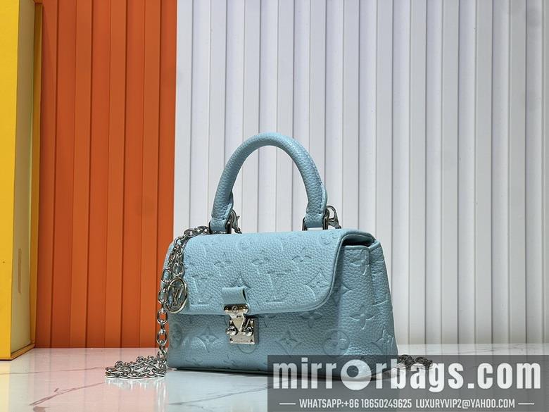 1:1 Louis Vuitton Bags M12211 19x11x6cm ss1