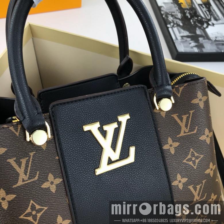 1:1 Louis Vuitton Bags 55339 30x23x13cm jj1