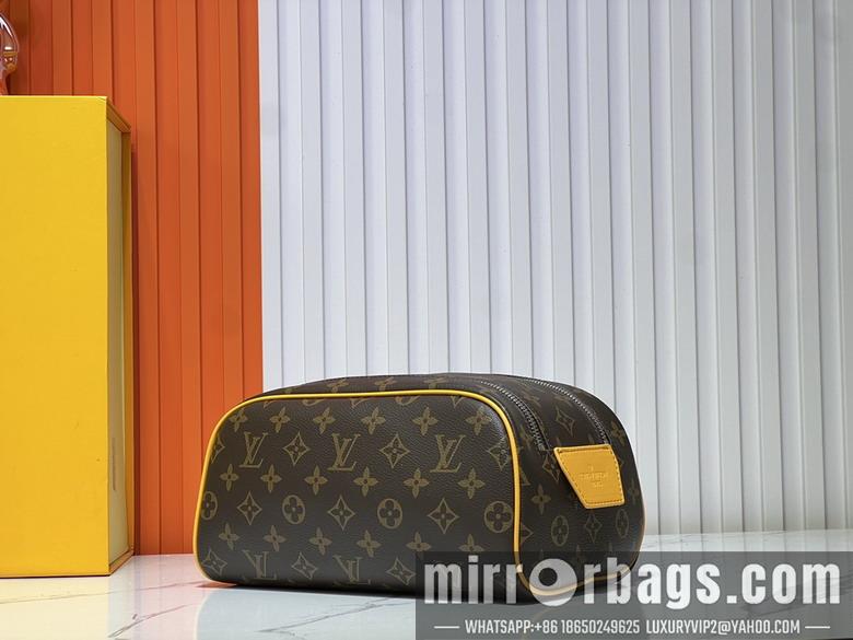 1:1 Louis Vuitton Bags Dopp Kit M11482 28x15x16.5cm ss