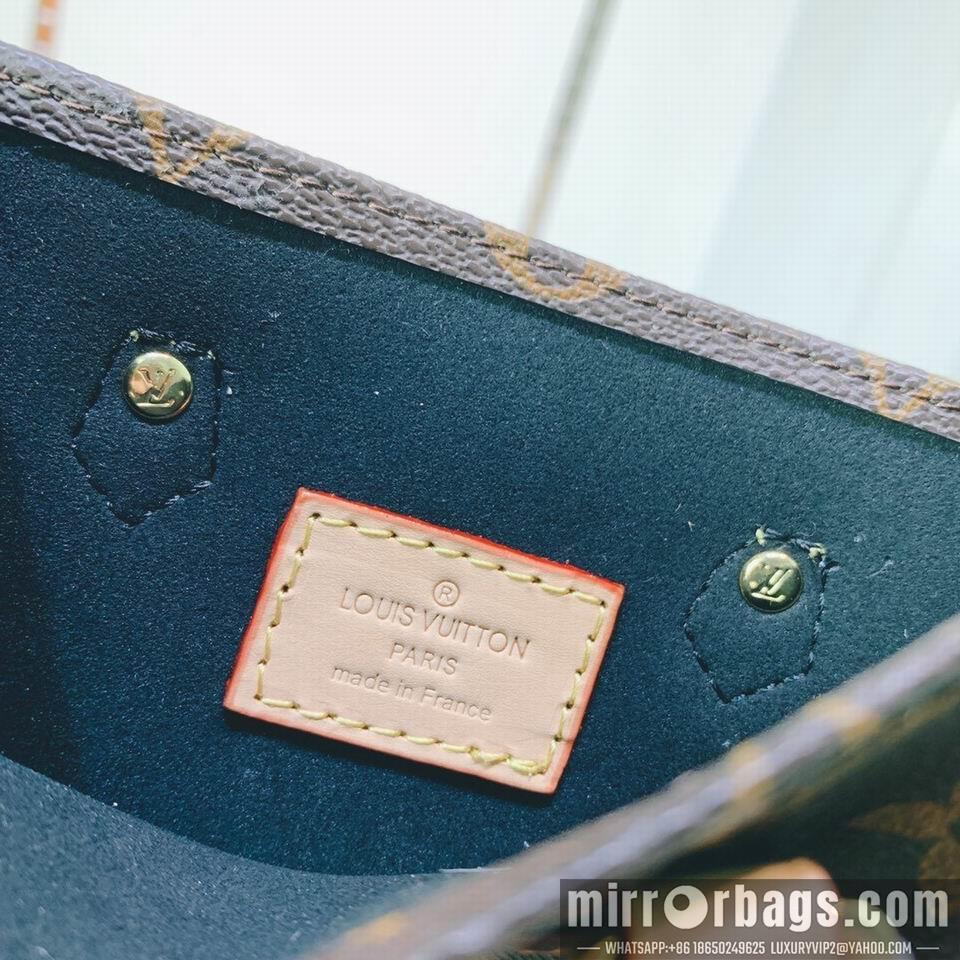 1:1 Louis Vuitton Bags Petit Sac Plat M69846 ss