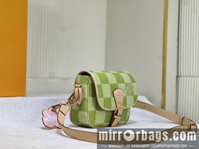 1:1 Louis Vuitton Bags Montsouris M40665 20x17x7cm ss1