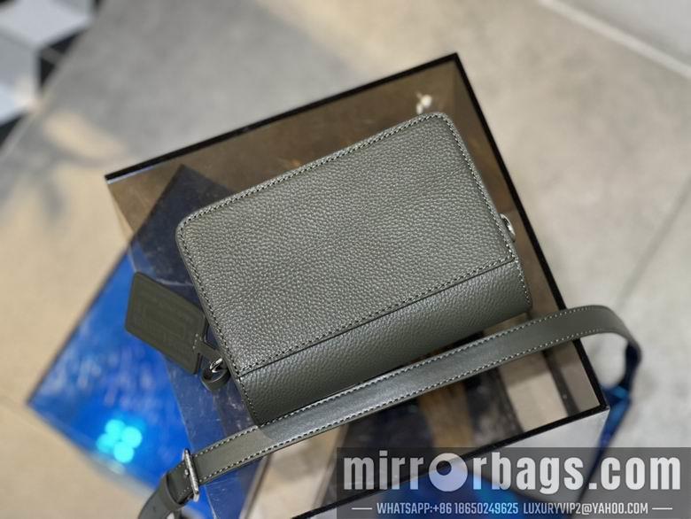 1:1 Louis Vuitton Bags M82085 17X12X7cm YG 4colour