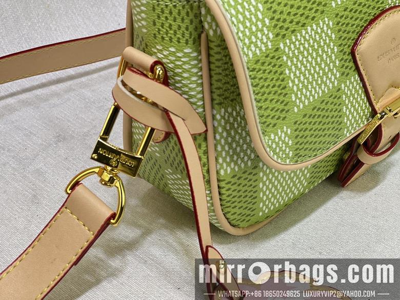 1:1 Louis Vuitton Bags Montsouris M40665 20x17x7cm ss1