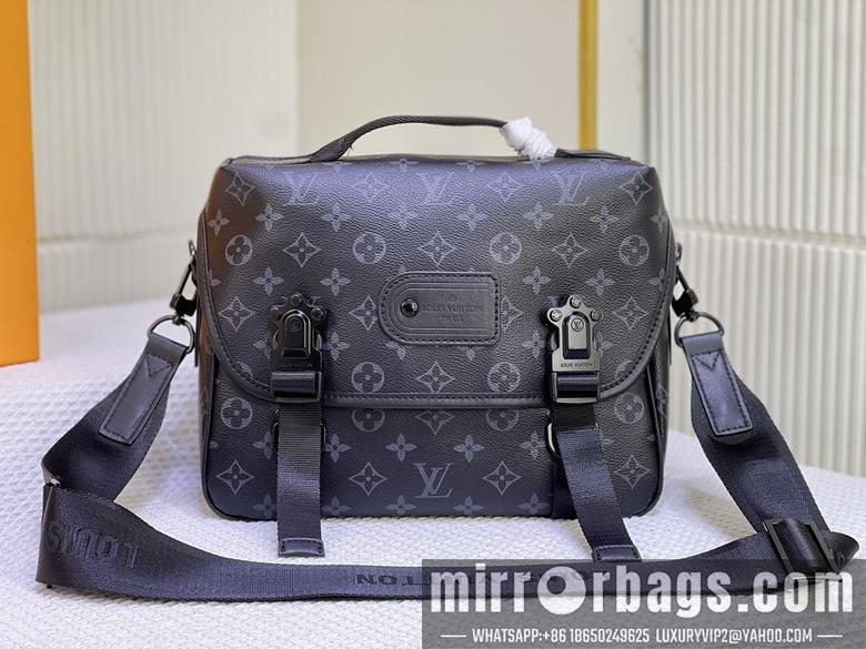 1:1 Louis Vuitton Bags Trail M46972 31x22x11cm ss1