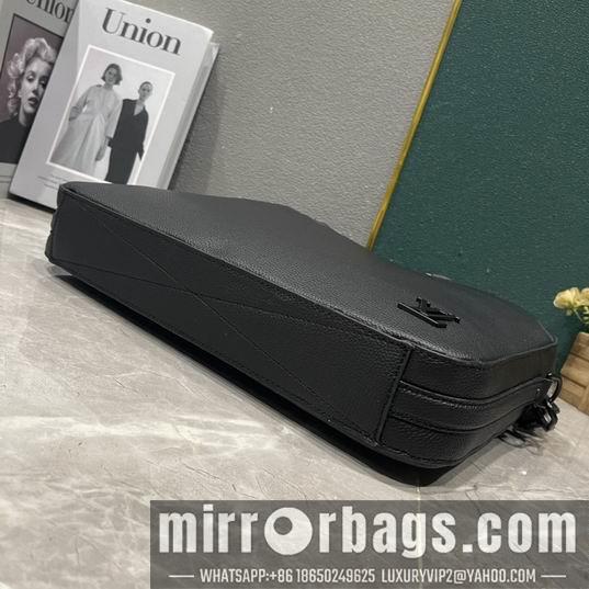 1:1 Louis Vuitton Bags Pilot M23778 39x29x6cm ss