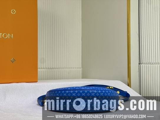 1:1 Louis Vuitton Bags Loop M22591 23x13x6cm ss