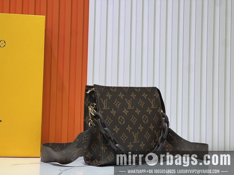 1:1 Louis Vuitton Bags M67692 19x14x5cm ss
