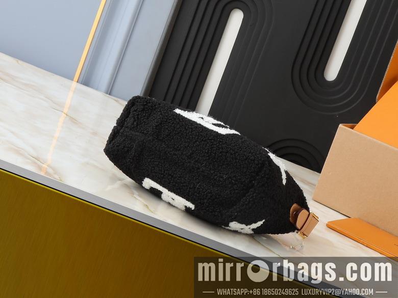 1:1 Louis Vuitton Bags Hills Pochette M11920 18.5x11x6.5cm ss