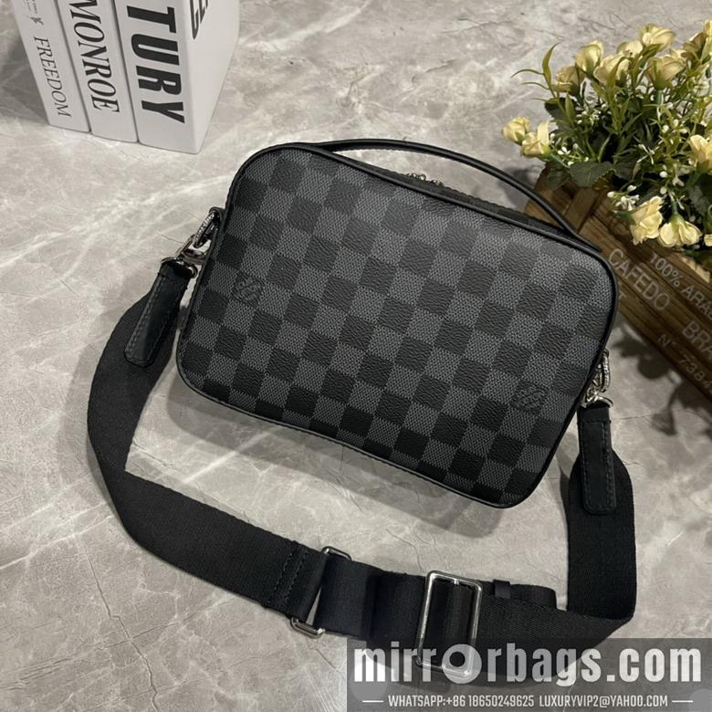 1:1 Louis Vuitton Bags District M11657 22.5x15.5x7.5cm ss1