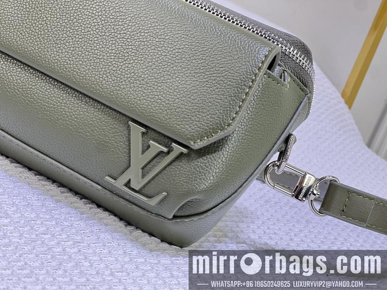 1:1 Louis Vuitton Bags Pilot M83563 20x12x5.5cm ss1