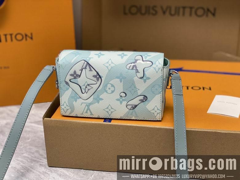 1:1 Louis Vuitton Bags M22637 18X11X6.5cm