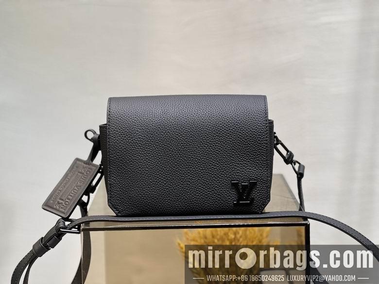 1:1 Louis Vuitton Bags M82085 17X12X7cm YG 4colour