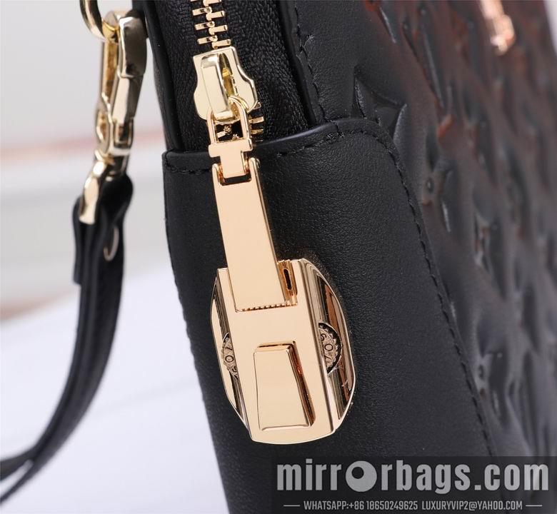 1:1 Louis Vuitton Bags 8302-4 28X18X3.5cm WP-1