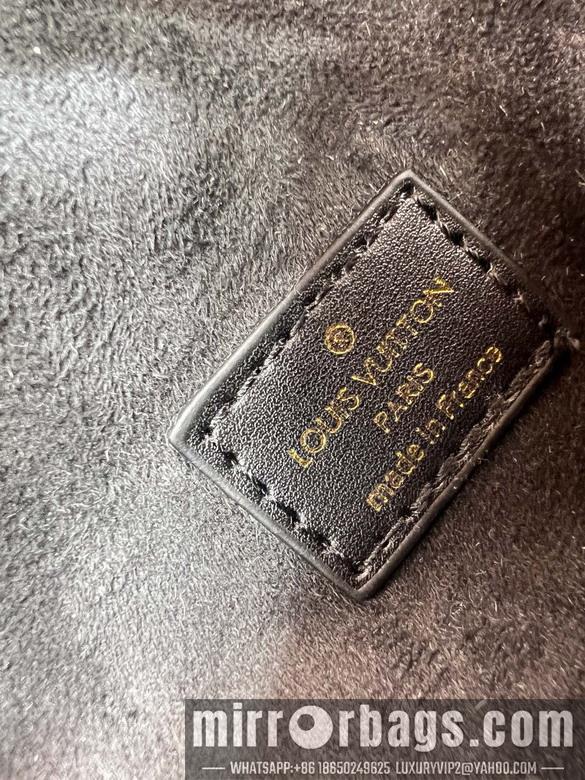1:1 Louis Vuitton Bags Bumbag M82335 17x12x9.5cm ss1