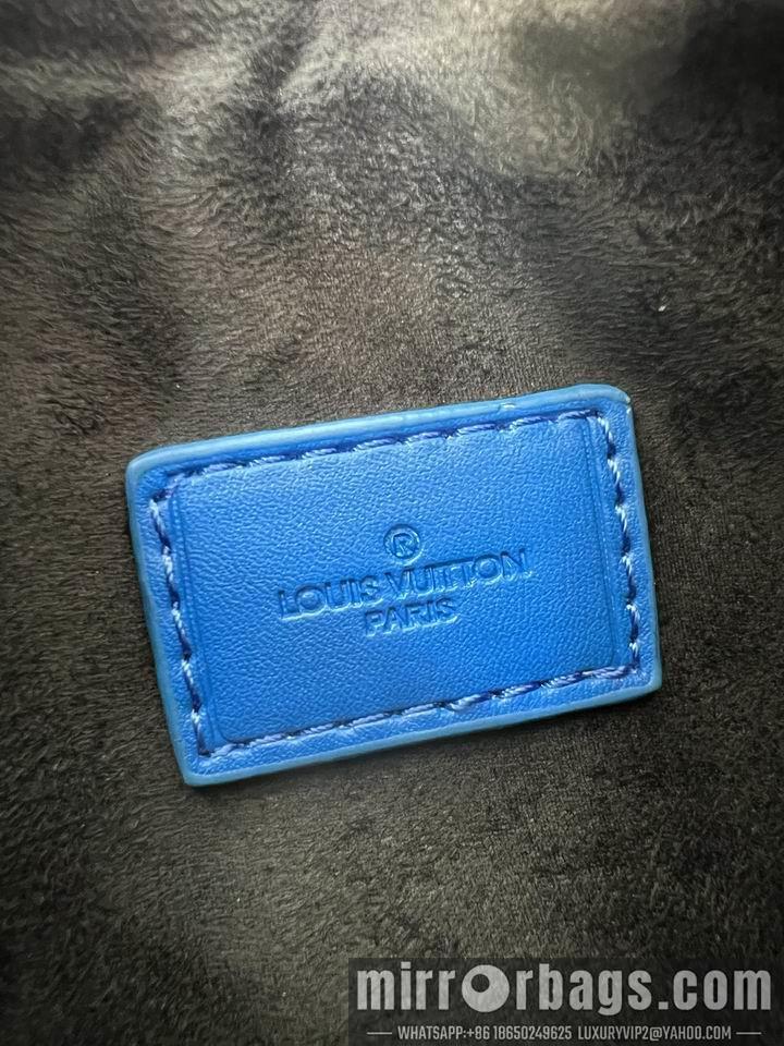 1:1 Louis Vuitton Bags Loop M22591 23x13x6cm ss