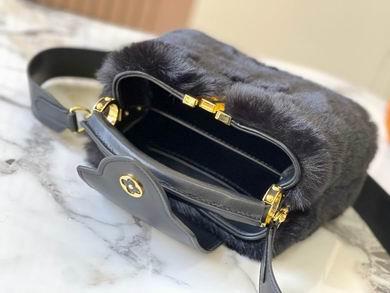 1:1 Louis Vuitton Bags Capucines M22387水貂毛21x14x8cm ss
