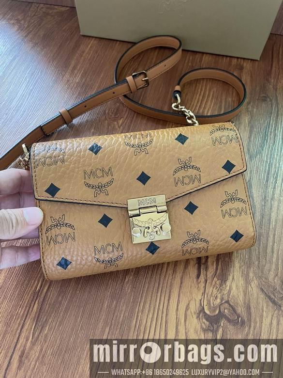 MCM Replica Bags 20534 trumpet DY 4