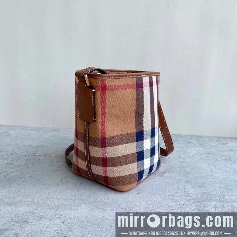 Burberry Replica Bags 16X22X15.5cm 081609 IQ