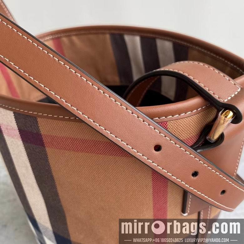Burberry Replica Bags 16X22X15.5cm 081609 IQ