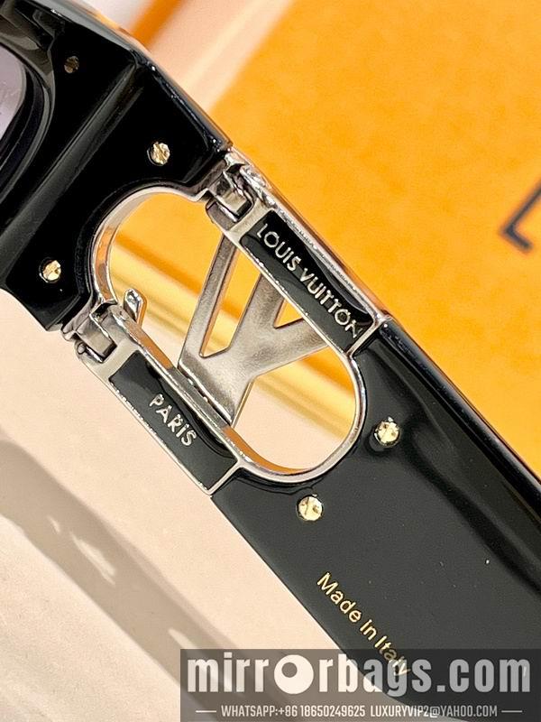 Replica LV Glasses smr54