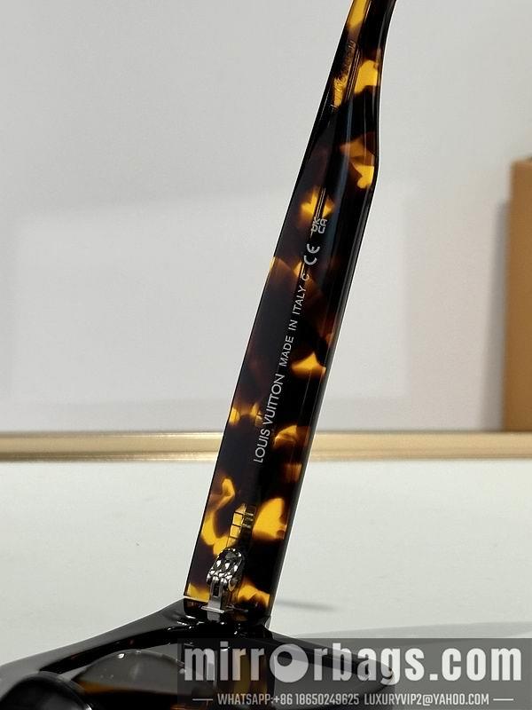 Replica LV Glasses smh107