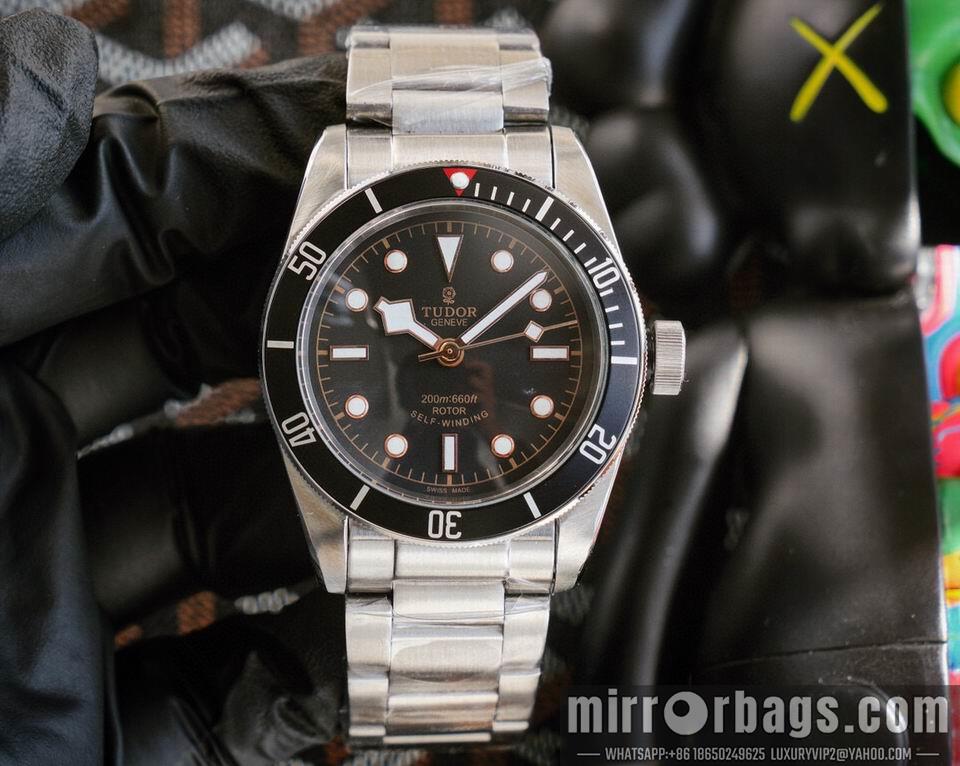 Replica Tudor watch 111003