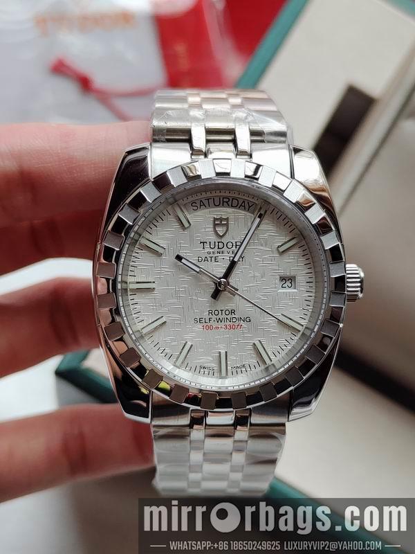 Replica Tudor watch 072432