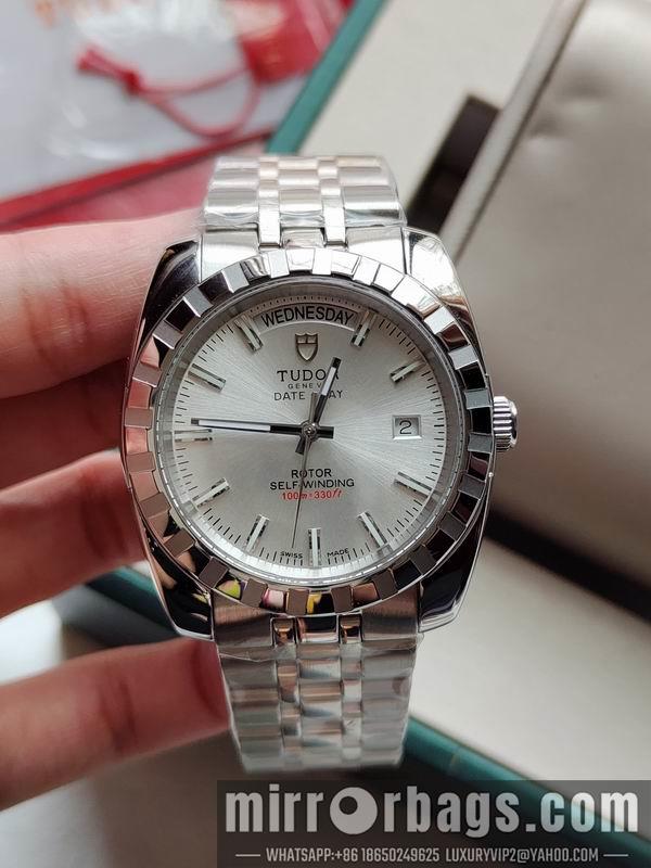 Replica Tudor watch 072432