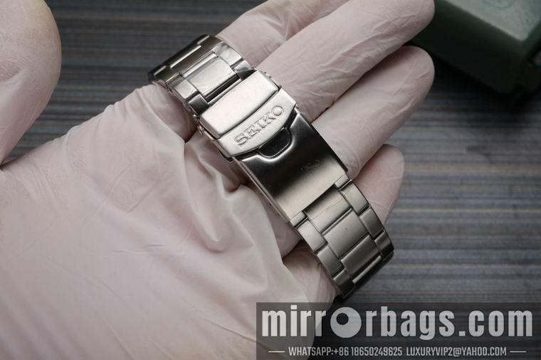 Replica Seiko men 43mm M04