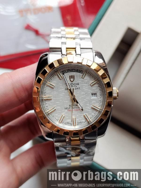 Replica Tudor watch 072432