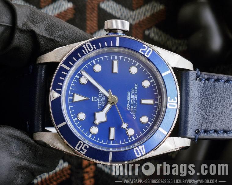 Replica Tudor men 42mm M10