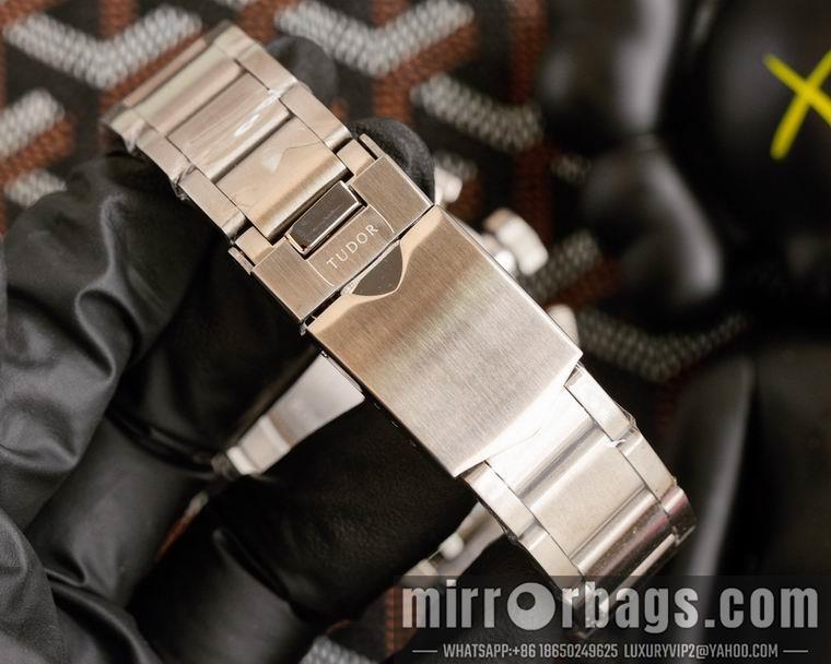 Replica Tudor men 42mm M09