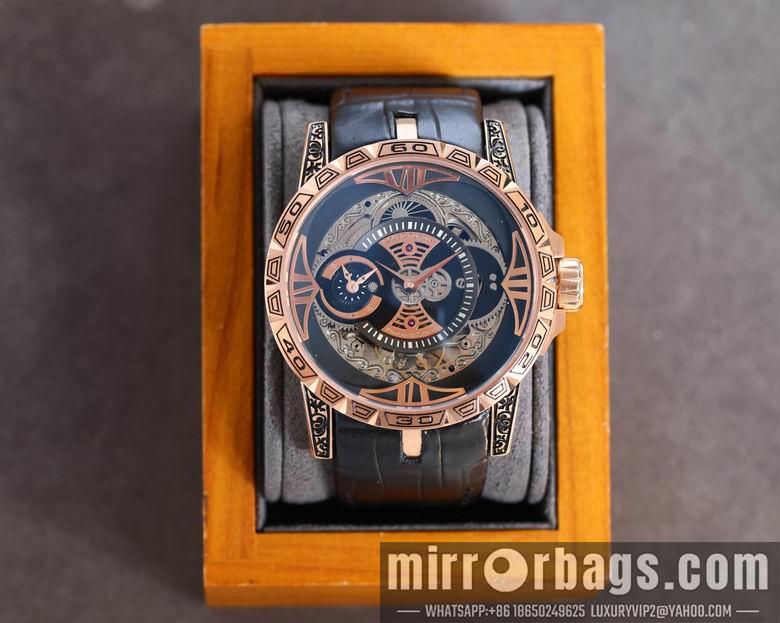 Replica Roger Dubuis watch M17