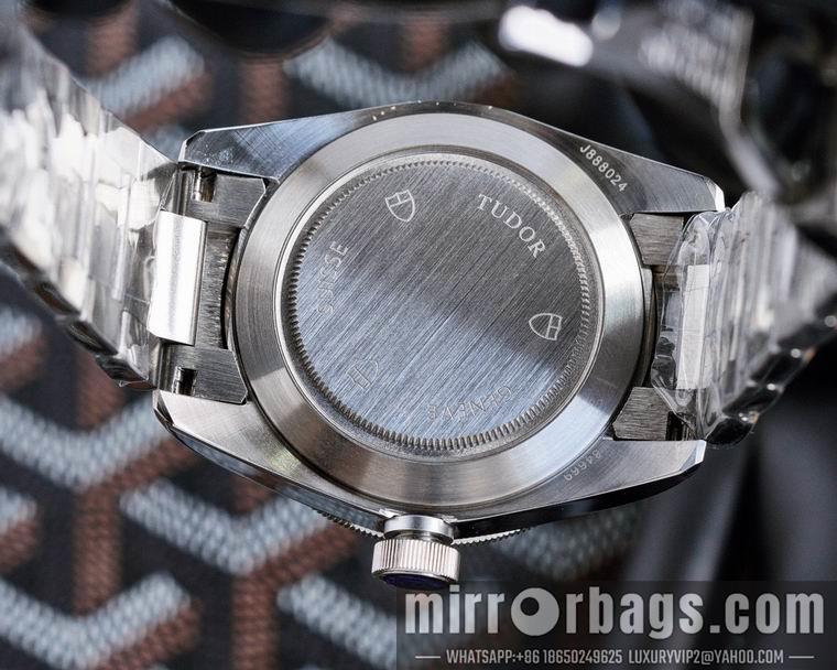 Replica Tudor men 42mm M05