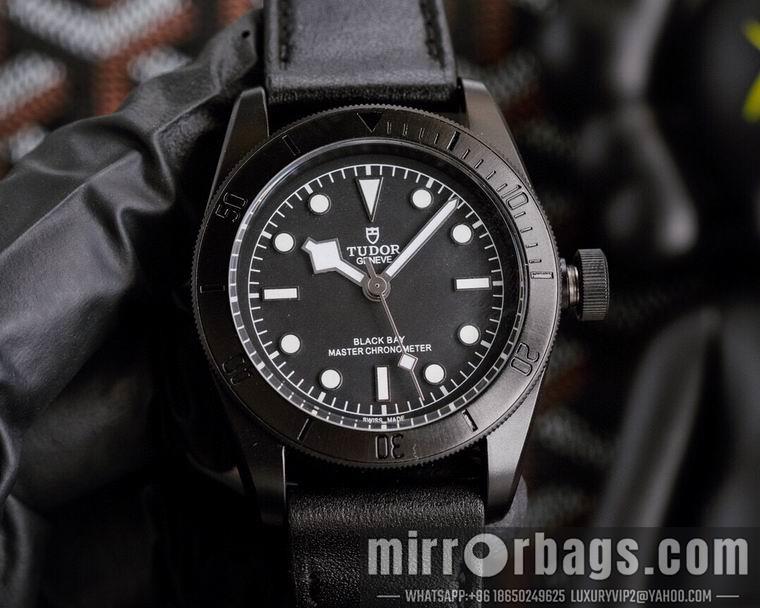 Replica Tudor men 42mm M05