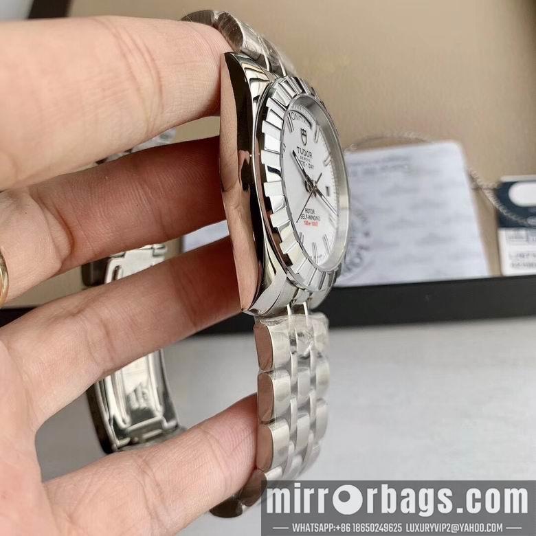 Replica Tudor watch M26