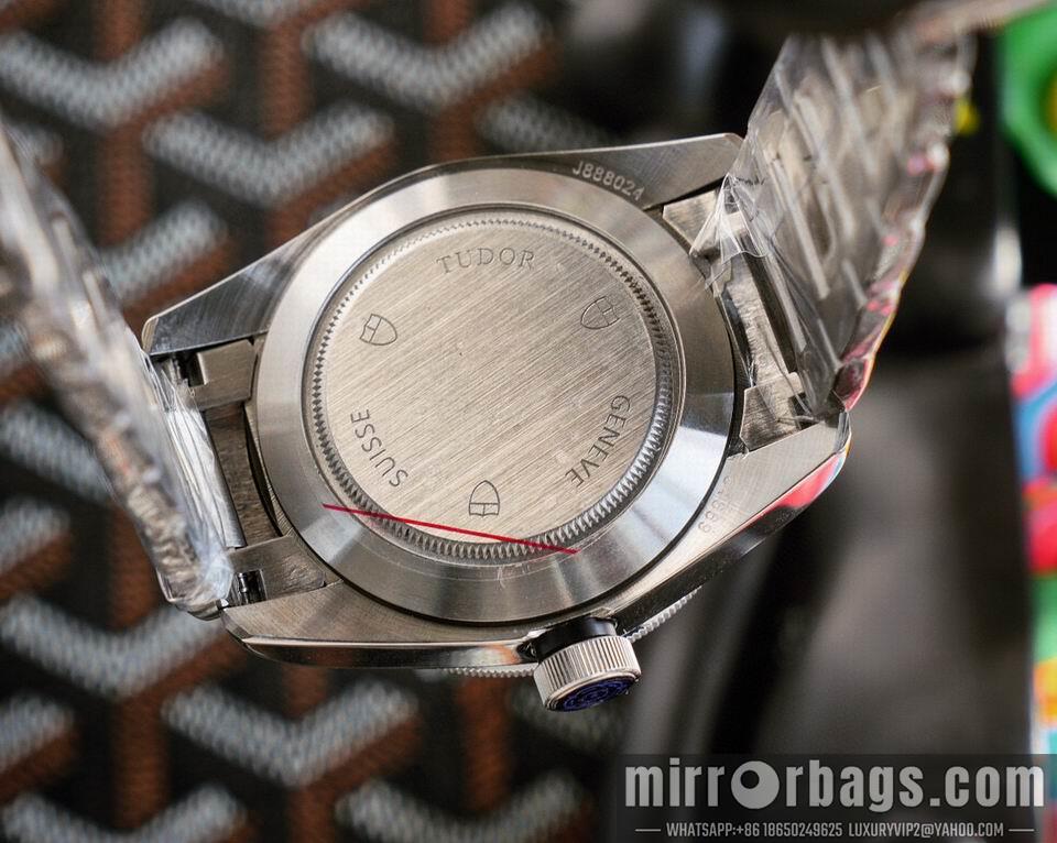Replica Tudor watch 111003
