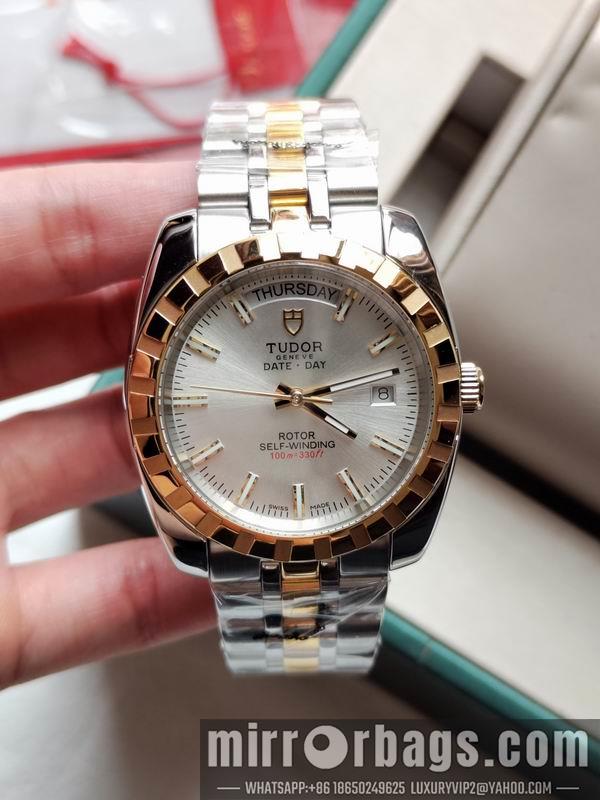 Replica Tudor watch 072432