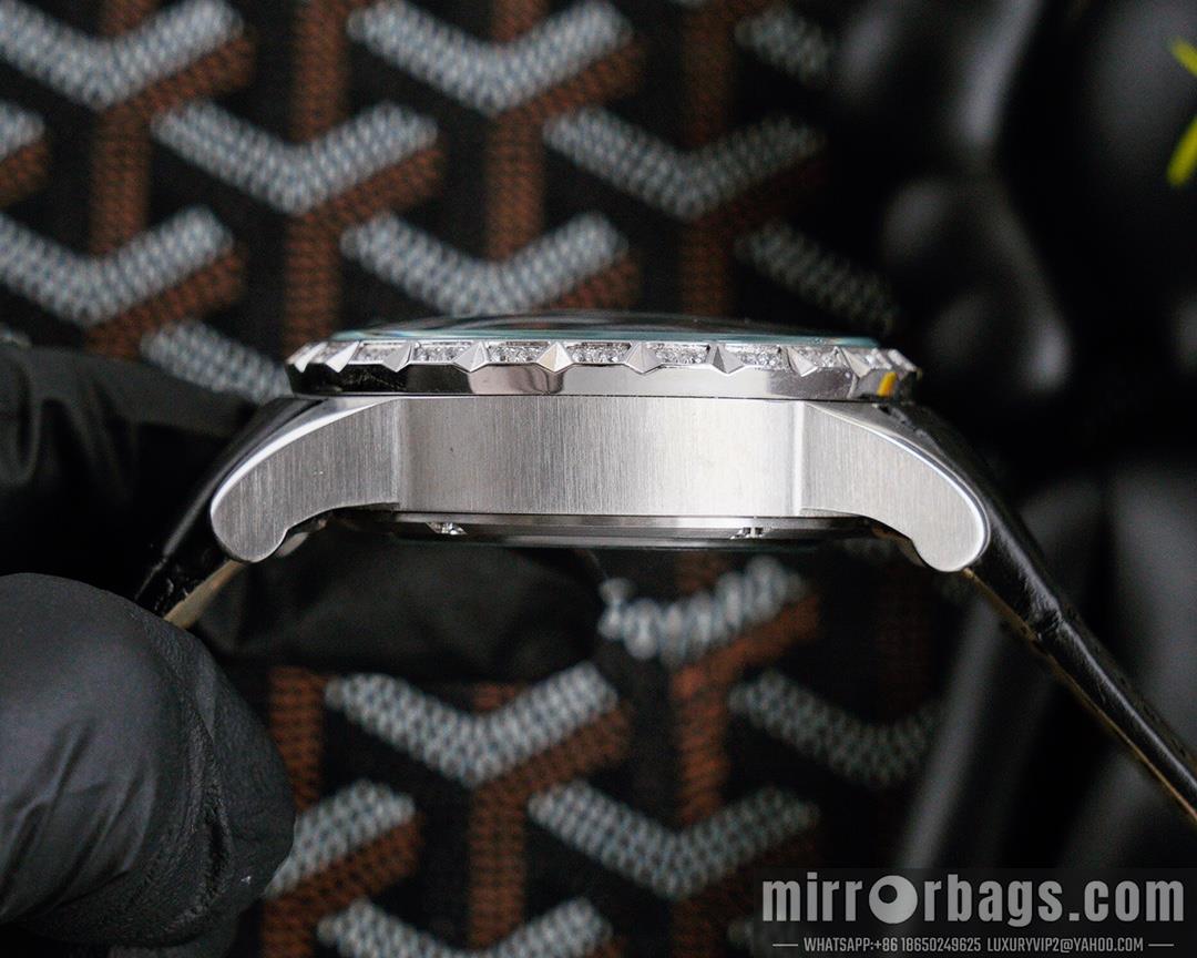 Replica Roger Dubuis watch M08