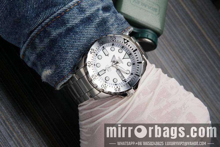 Replica Seiko men 43mm M04
