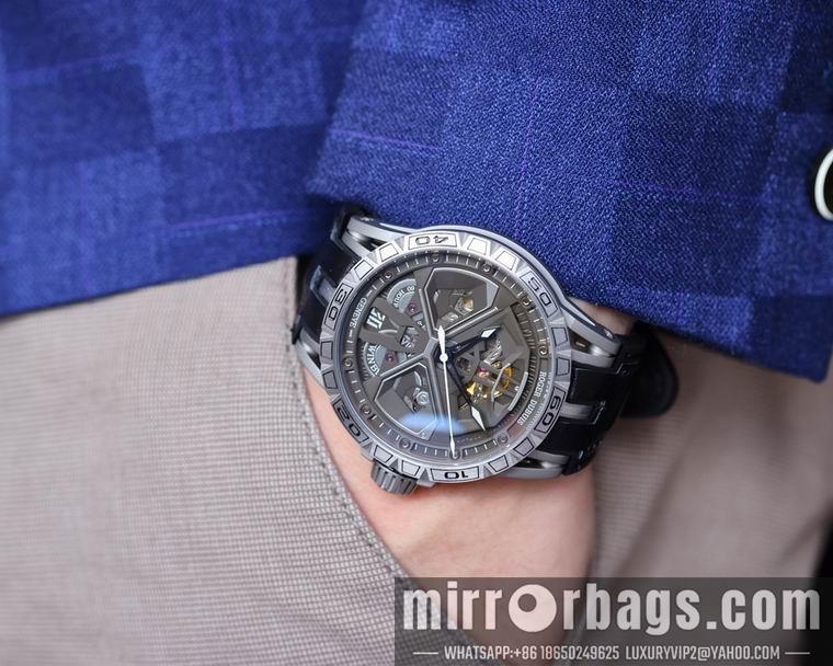 Replica Roger Dubuis men 45mm M01