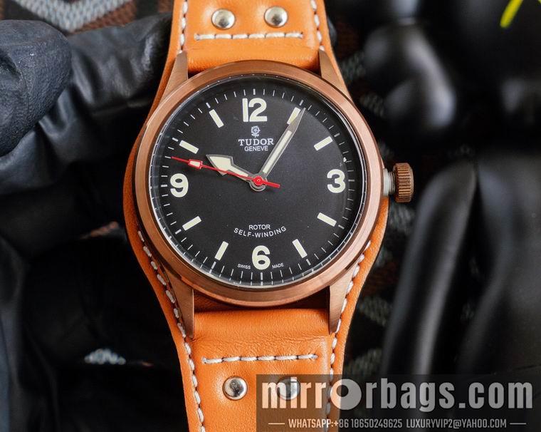 Replica Tudor 42mm men M01