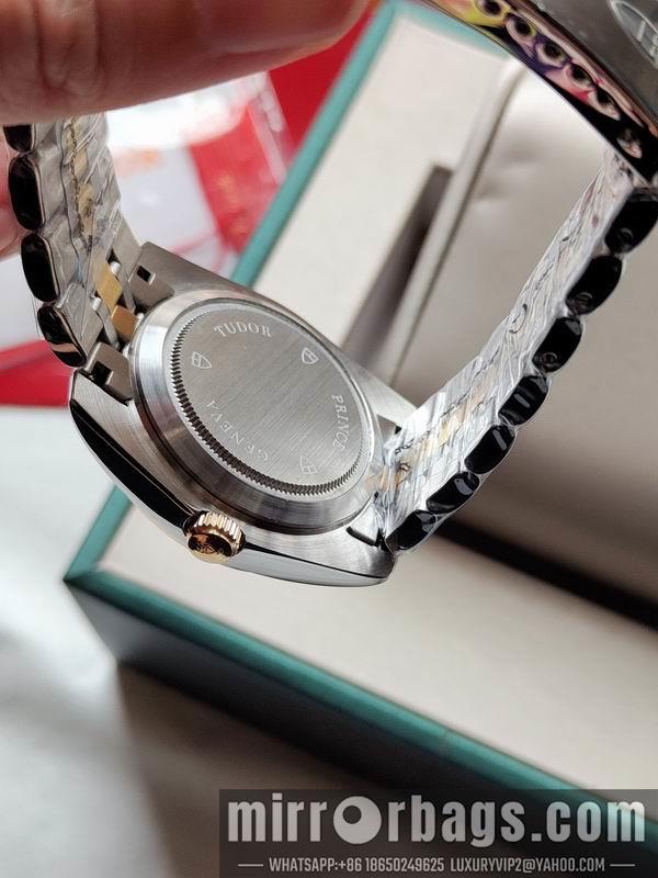 Replica Tudor watch 072432
