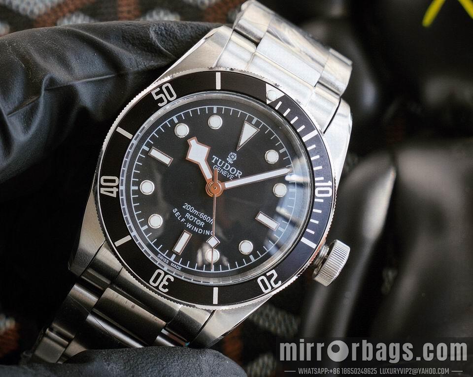 Replica Tudor watch 111003