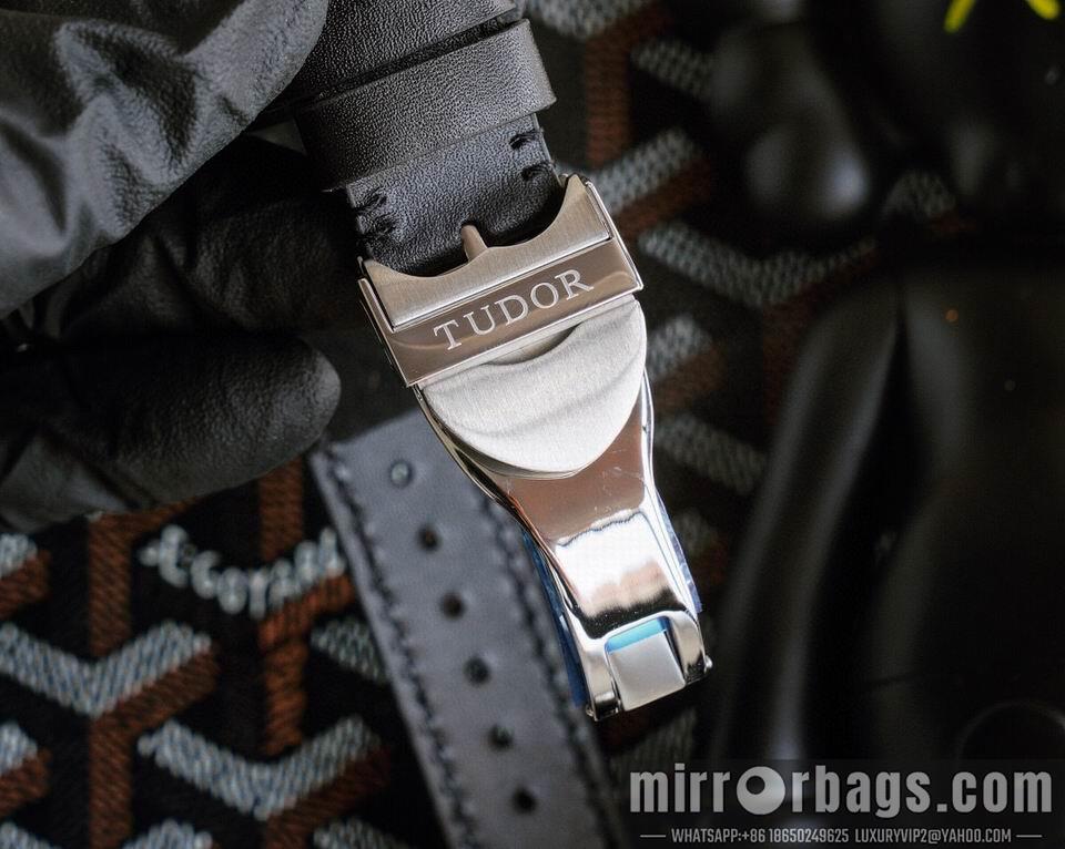 Replica Tudor watch 111002