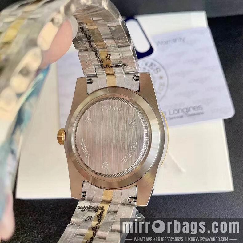 Replica Tudor watch M32