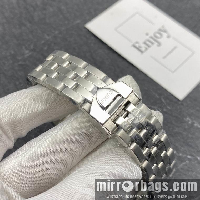 Replica Tudor men 40mm M07